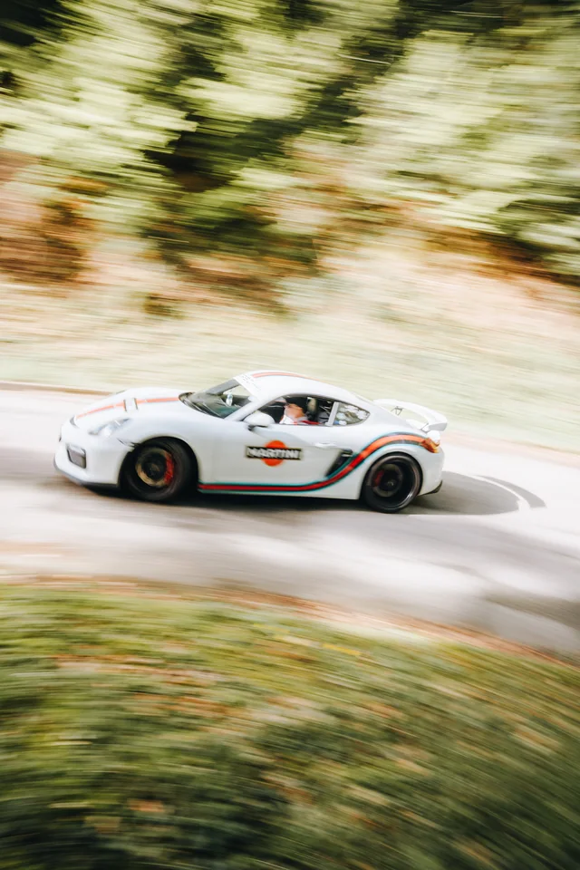Porsche GT4 im Panning-Shot