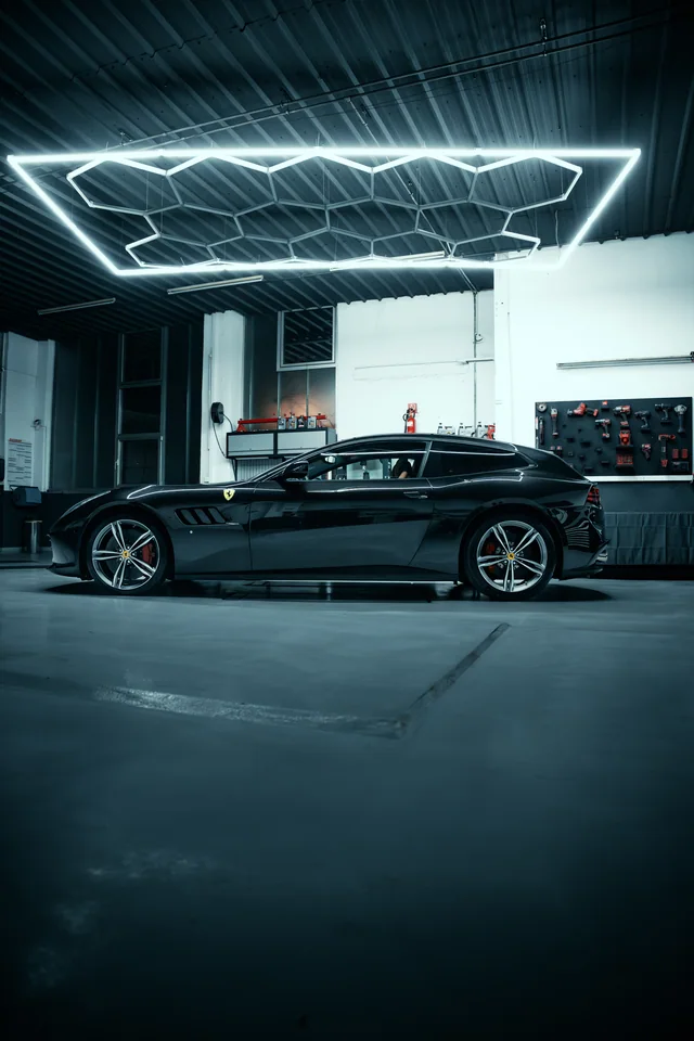 Ferrari GTC4Lusso in der Seitenansicht